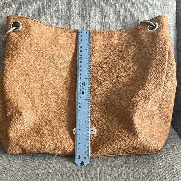 Nautica tan tote bag - Picture 11 of 11